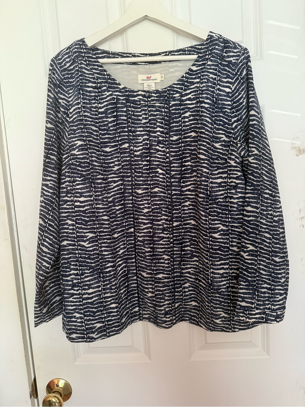 Vineyard Vines Navy & White Abstract Stripe Long-Sleeve Scoop Neck Top